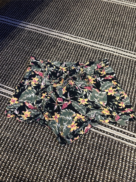 Charlotte Russe Pants - Charlotte Russe Black Floral Ruffle Shorts